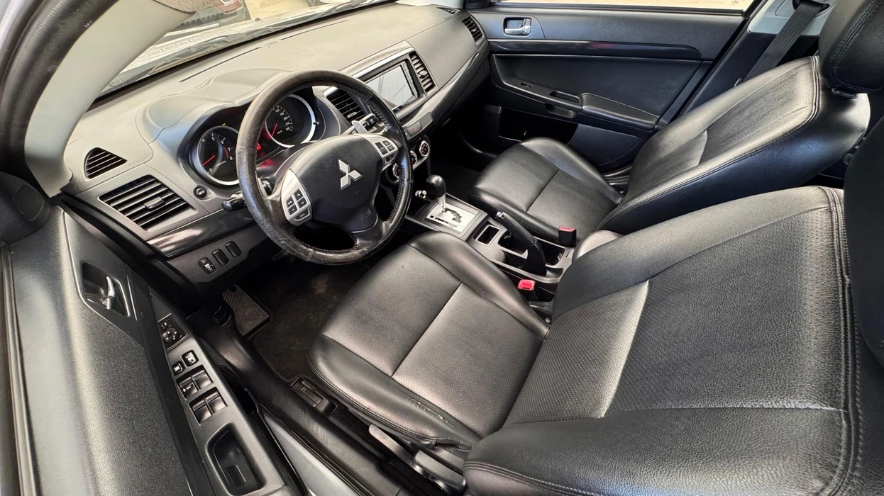 MITSUBISHI LANCER