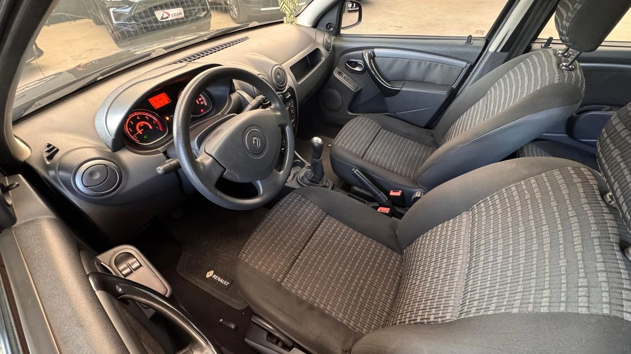 RENAULT SANDERO