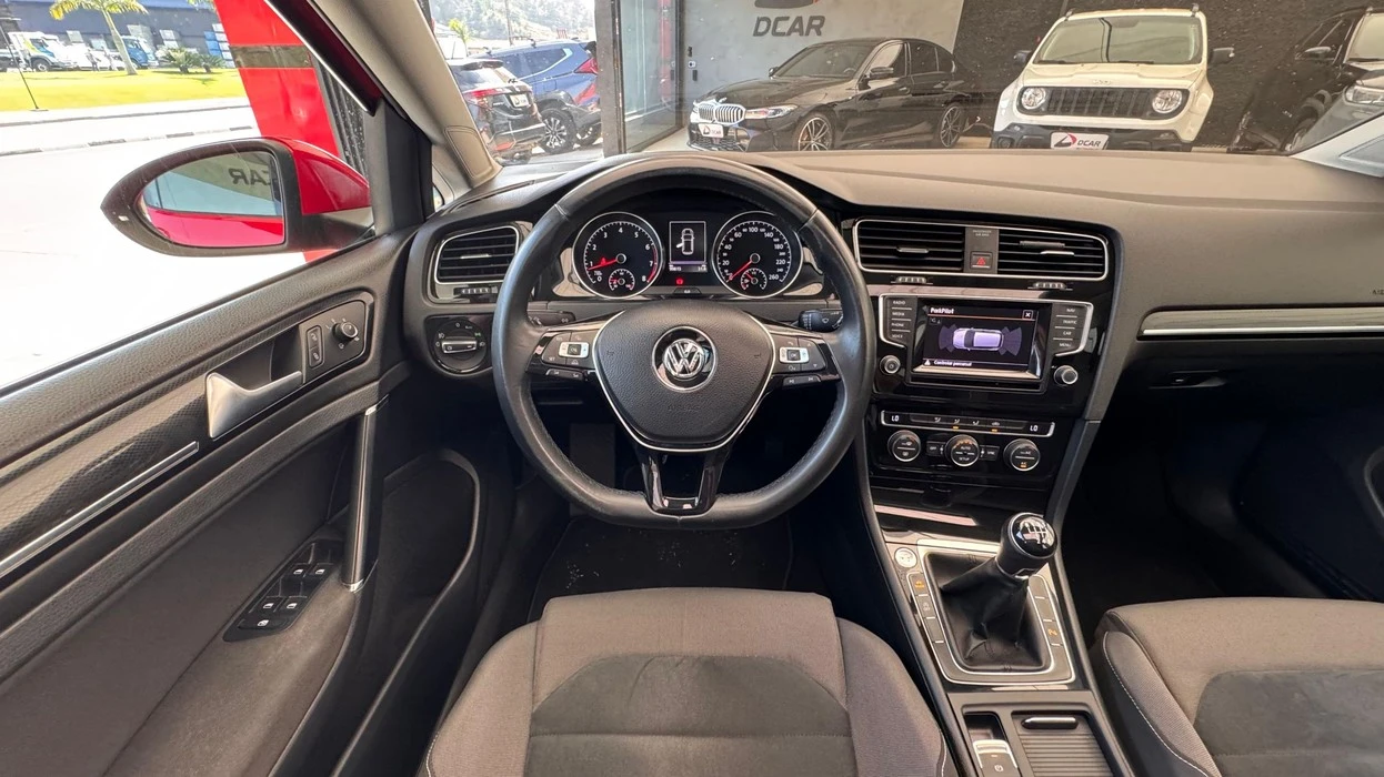 VOLKSWAGEN GOLF