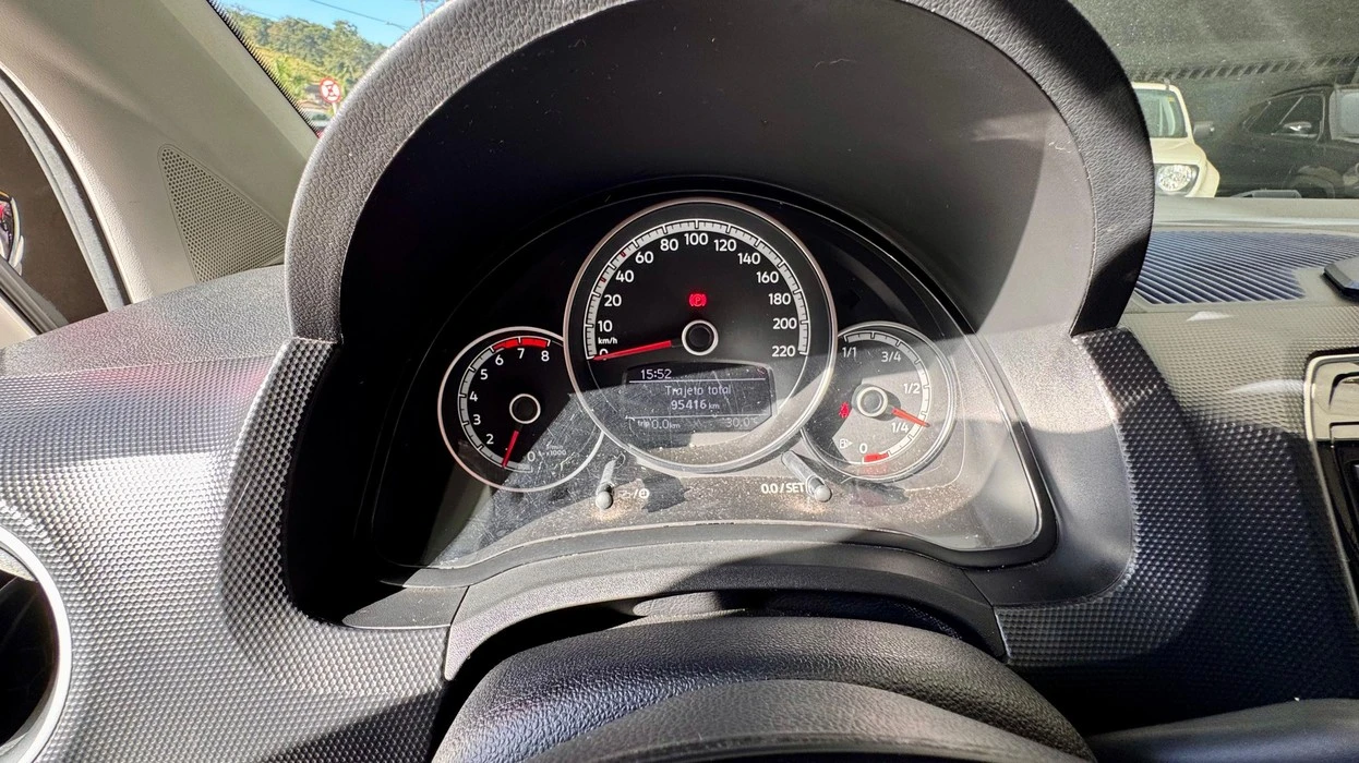 VOLKSWAGEN UP