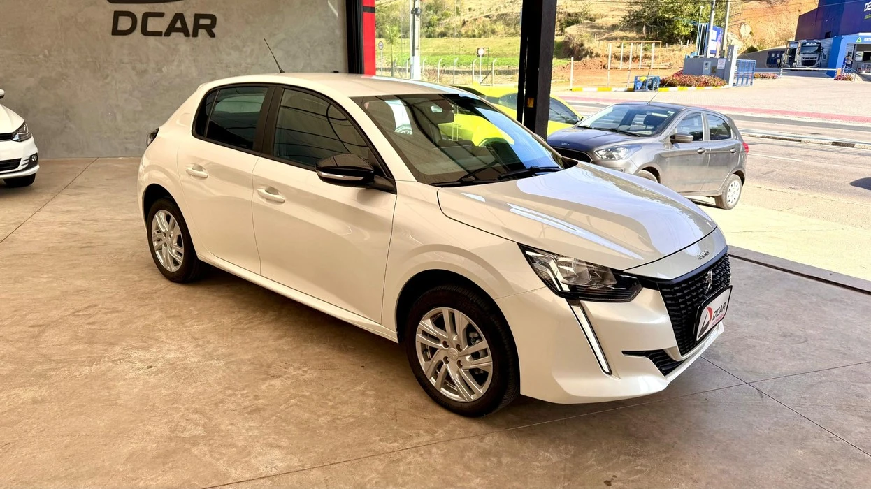 PEUGEOT 208