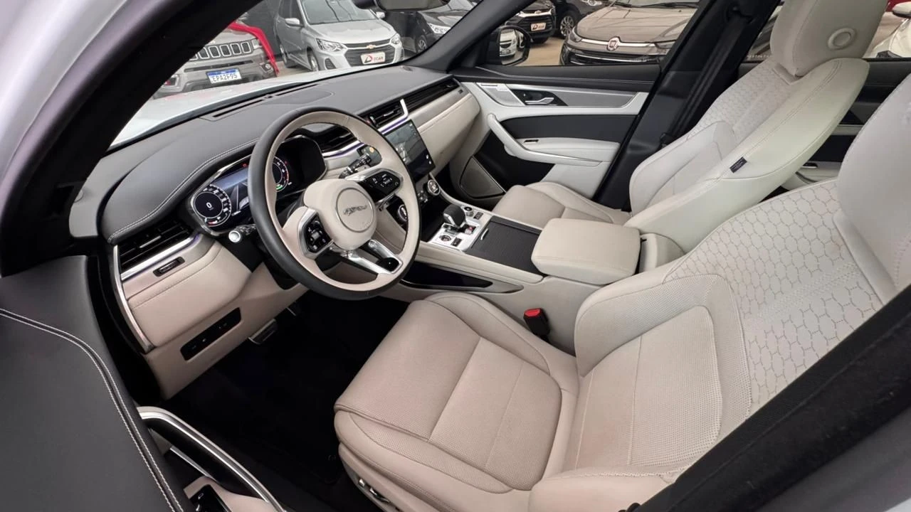 JAGUAR F-PACE