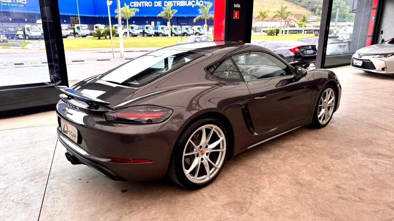 PORSCHE 718
