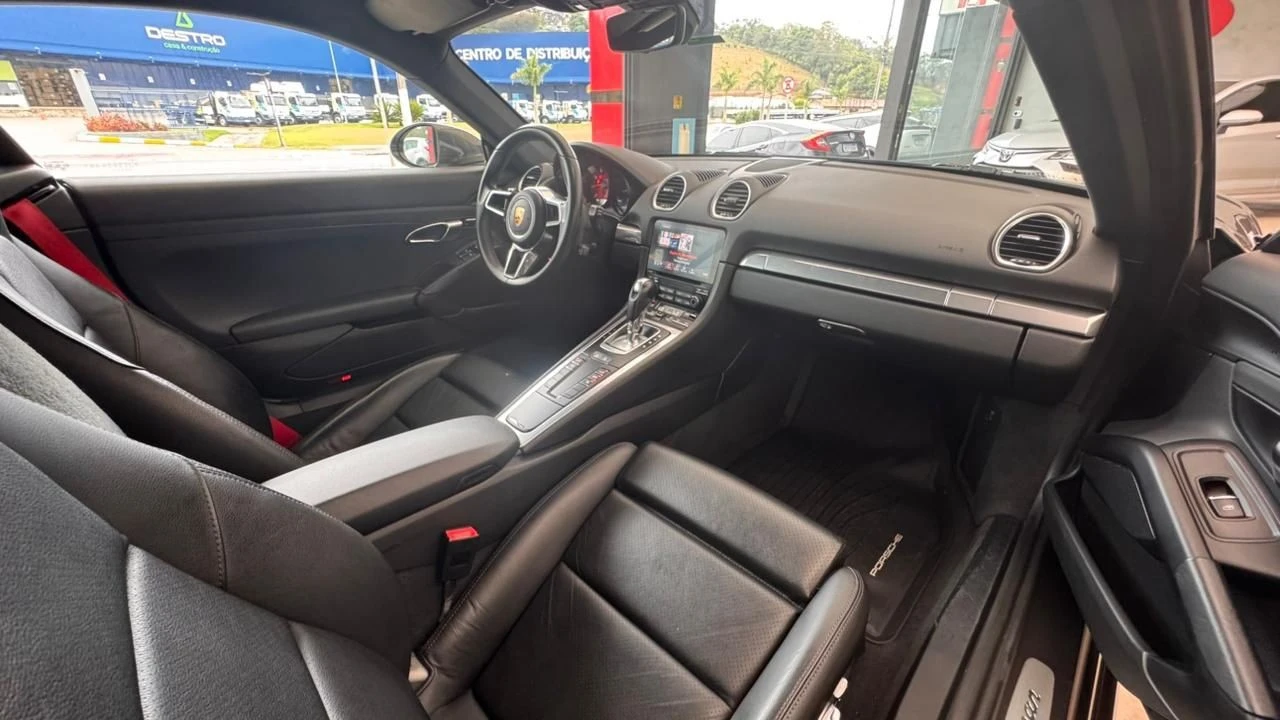 PORSCHE 718