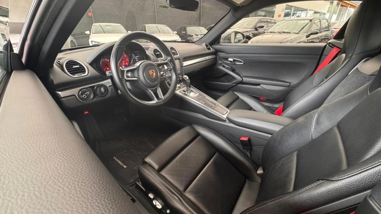 PORSCHE 718