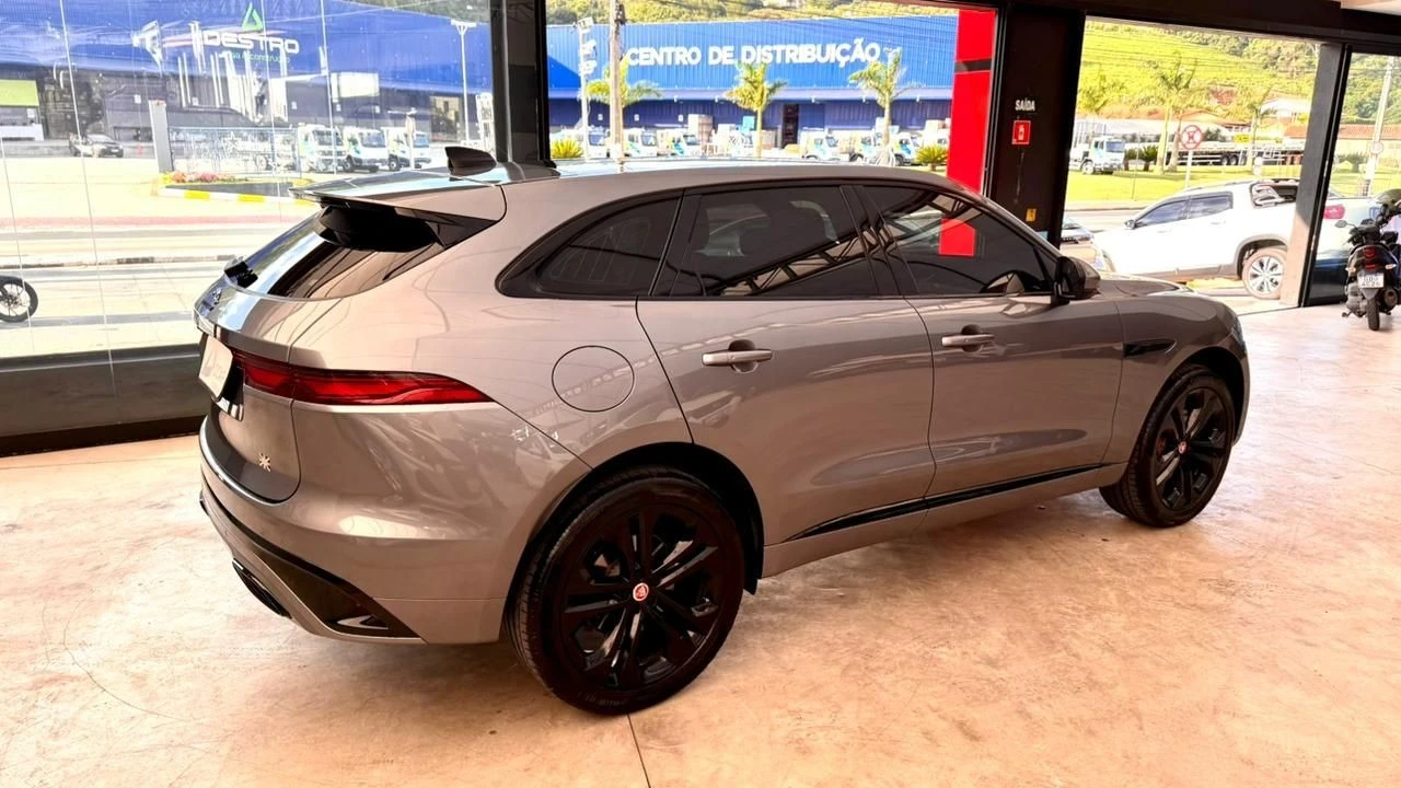 JAGUAR F-PACE