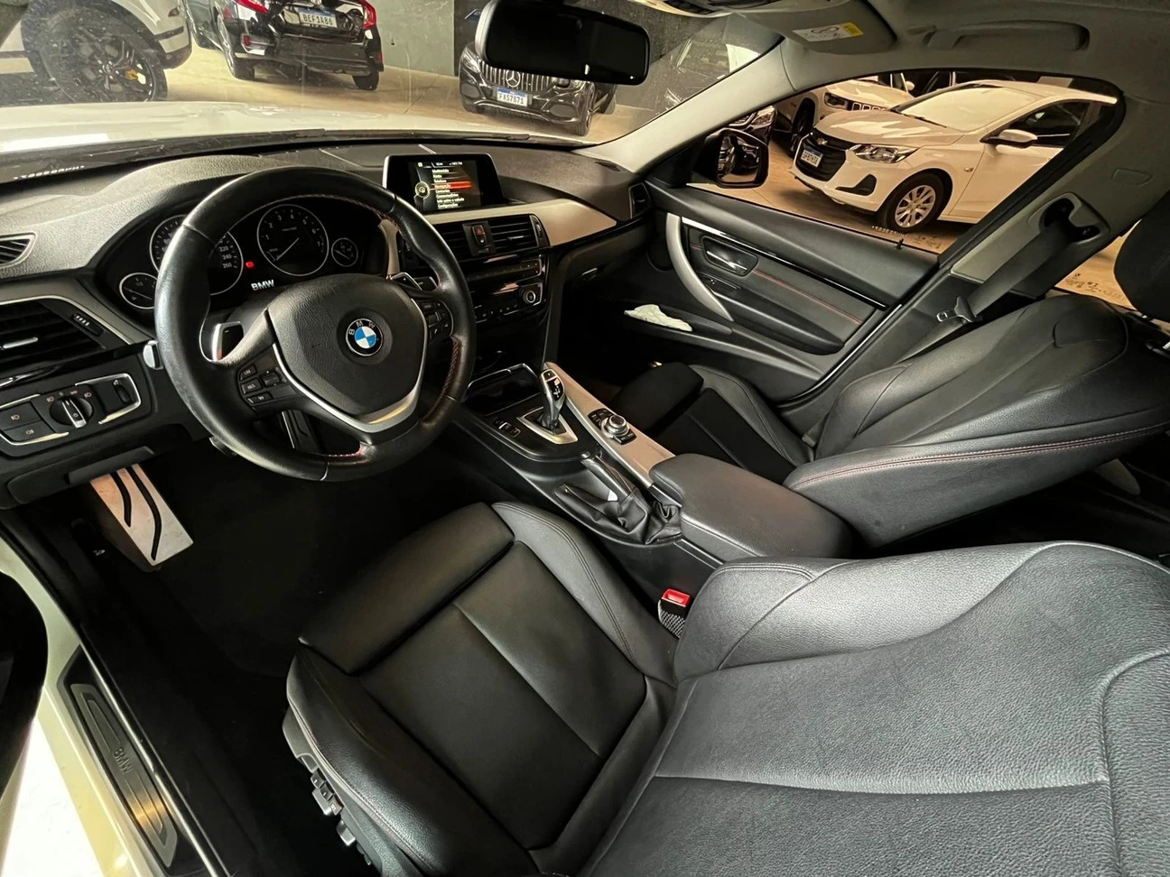 BMW 320i