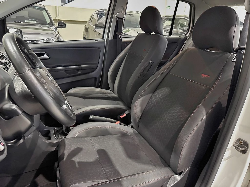 VOLKSWAGEN CROSSFOX