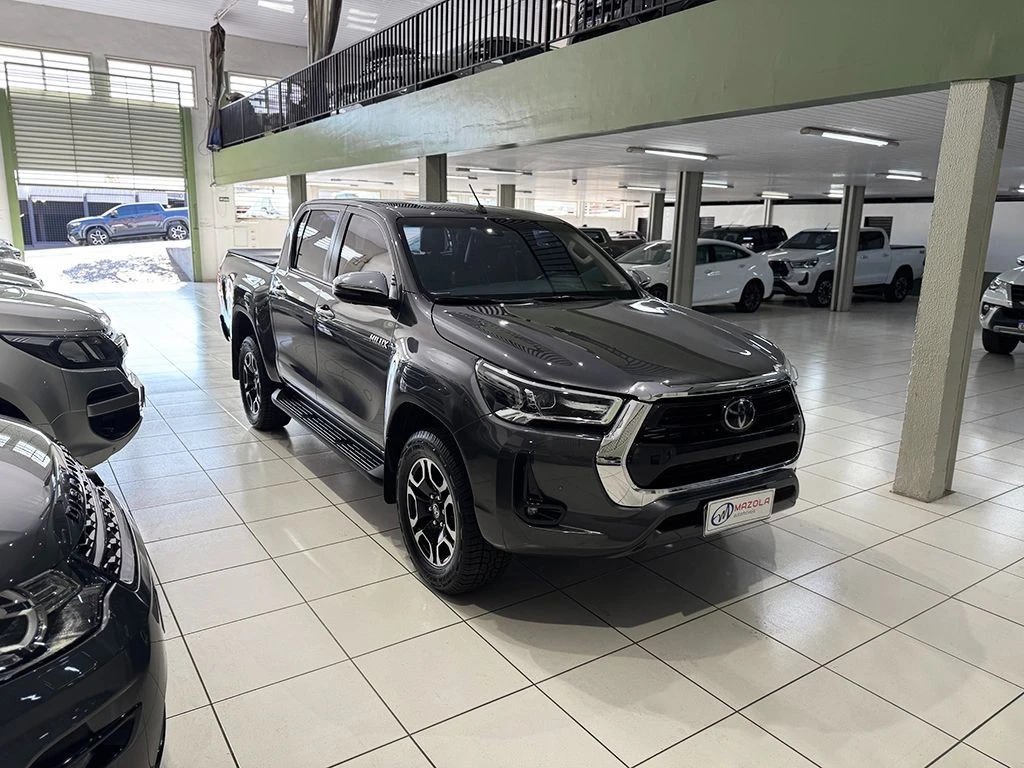 TOYOTA HILUX