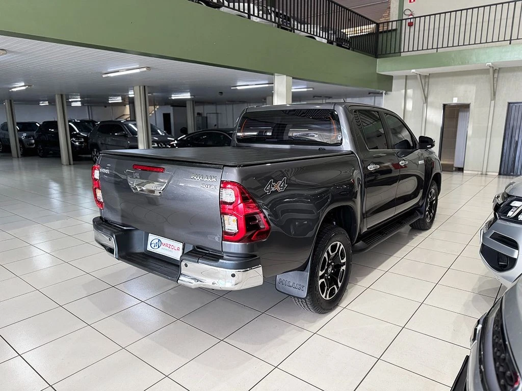 TOYOTA HILUX