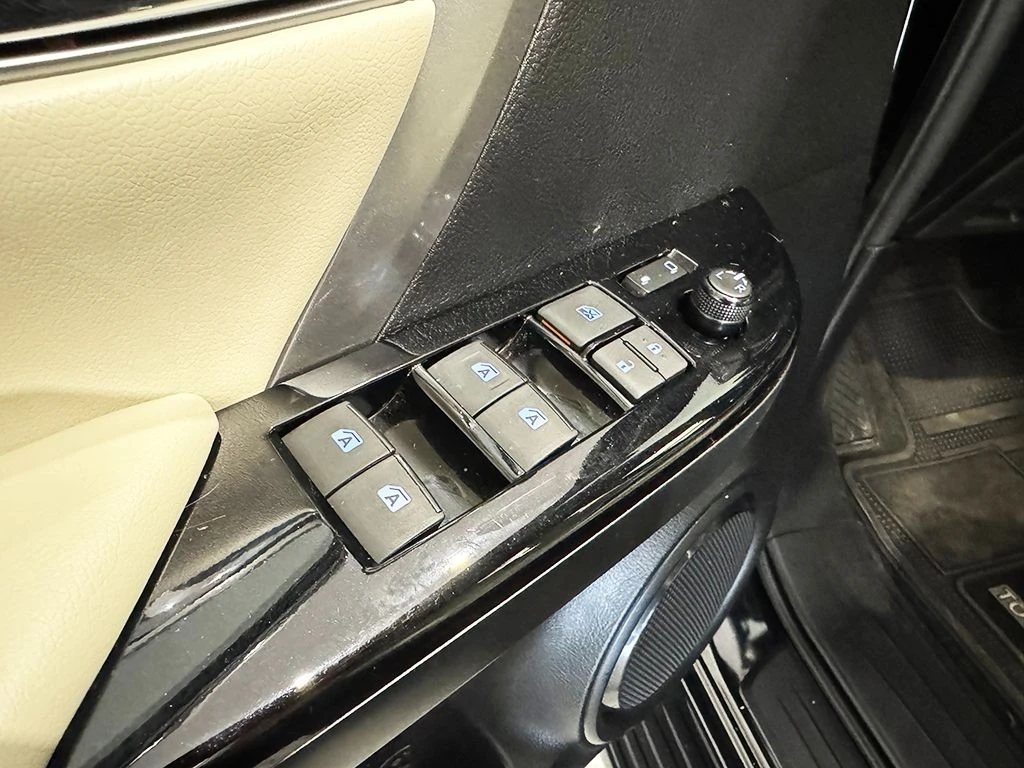 TOYOTA HILUX SW4