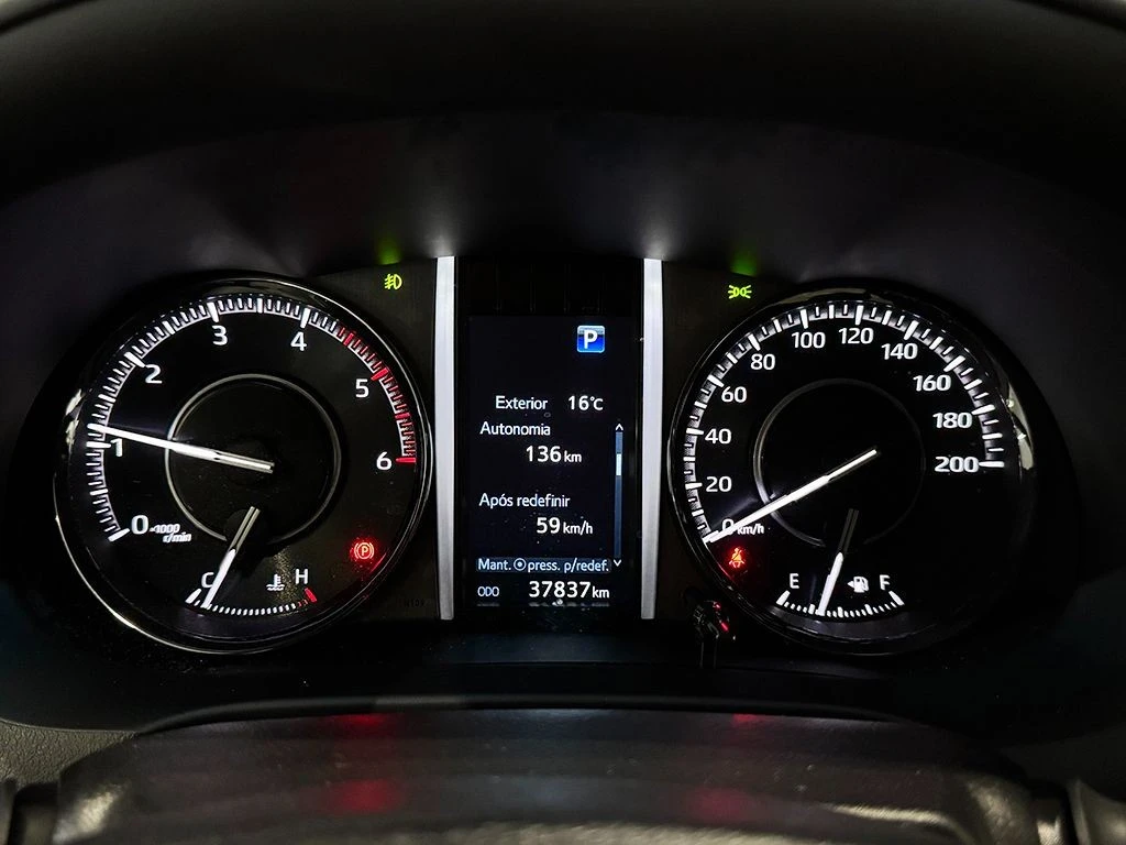 TOYOTA HILUX SW4