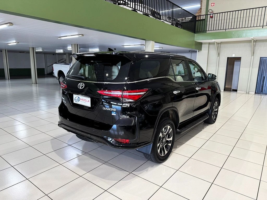 TOYOTA HILUX SW4