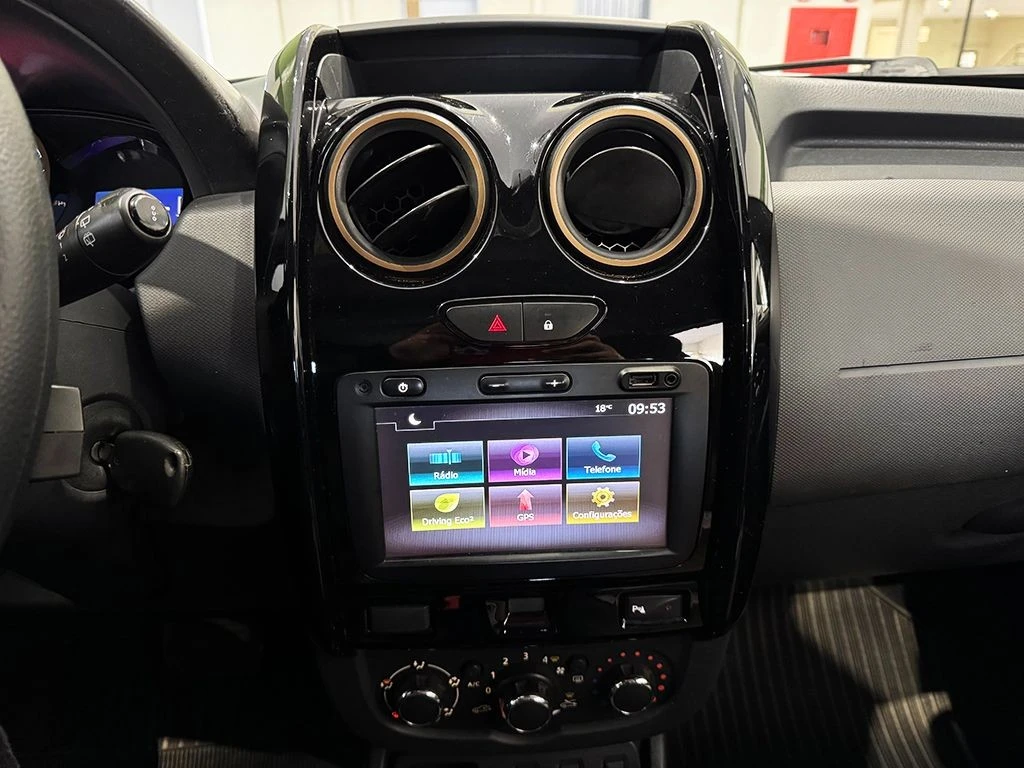 RENAULT DUSTER