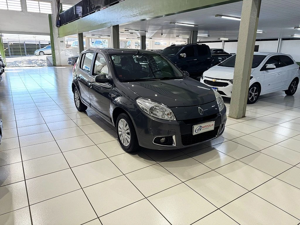 RENAULT SANDERO