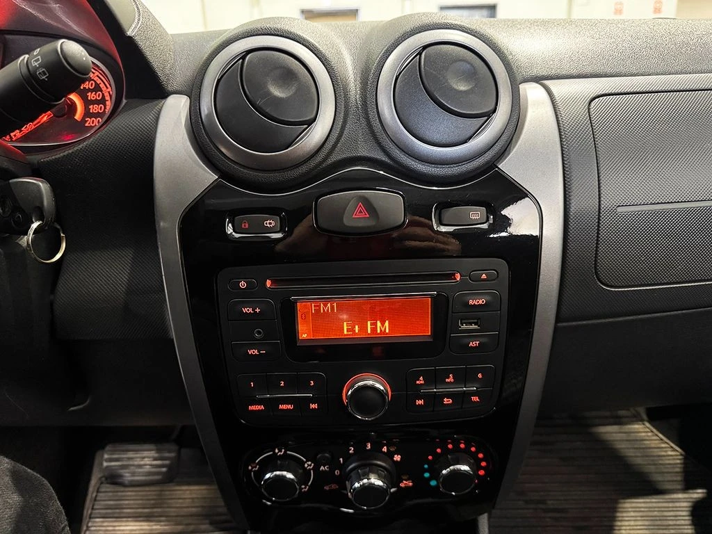 RENAULT SANDERO