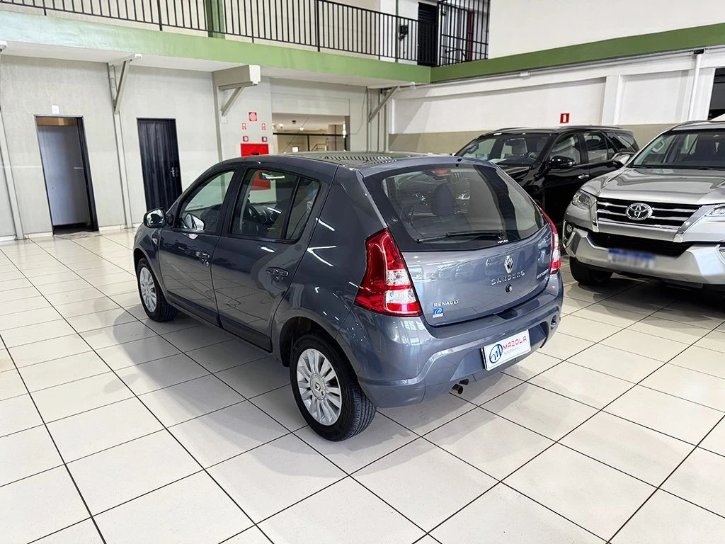RENAULT SANDERO