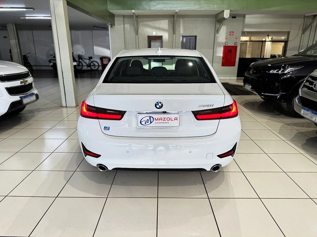 BMW 320I