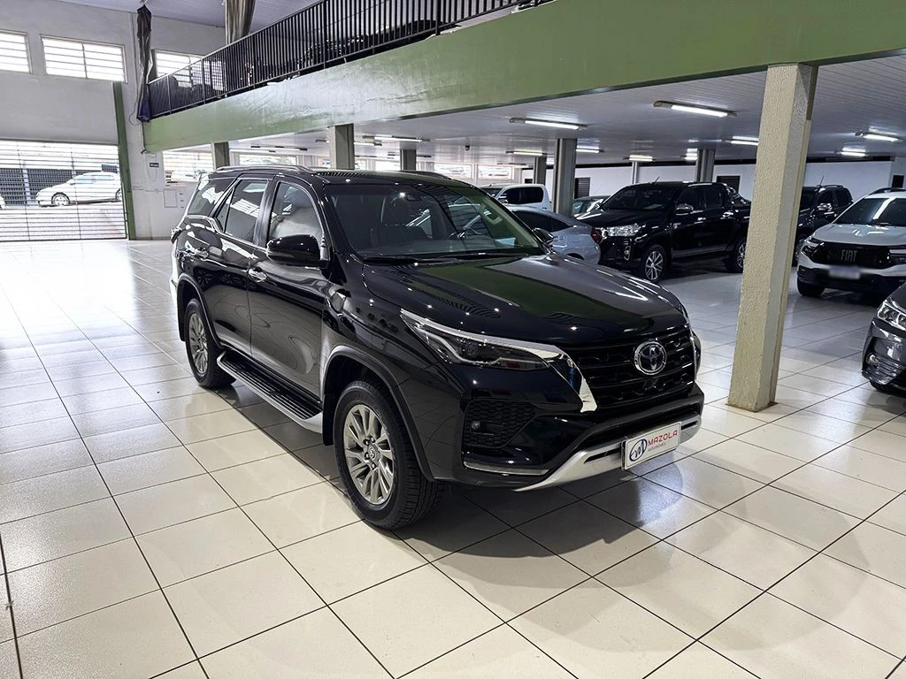 TOYOTA HILUX SW4