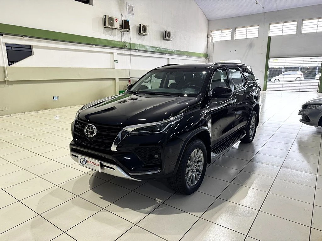 TOYOTA HILUX SW4