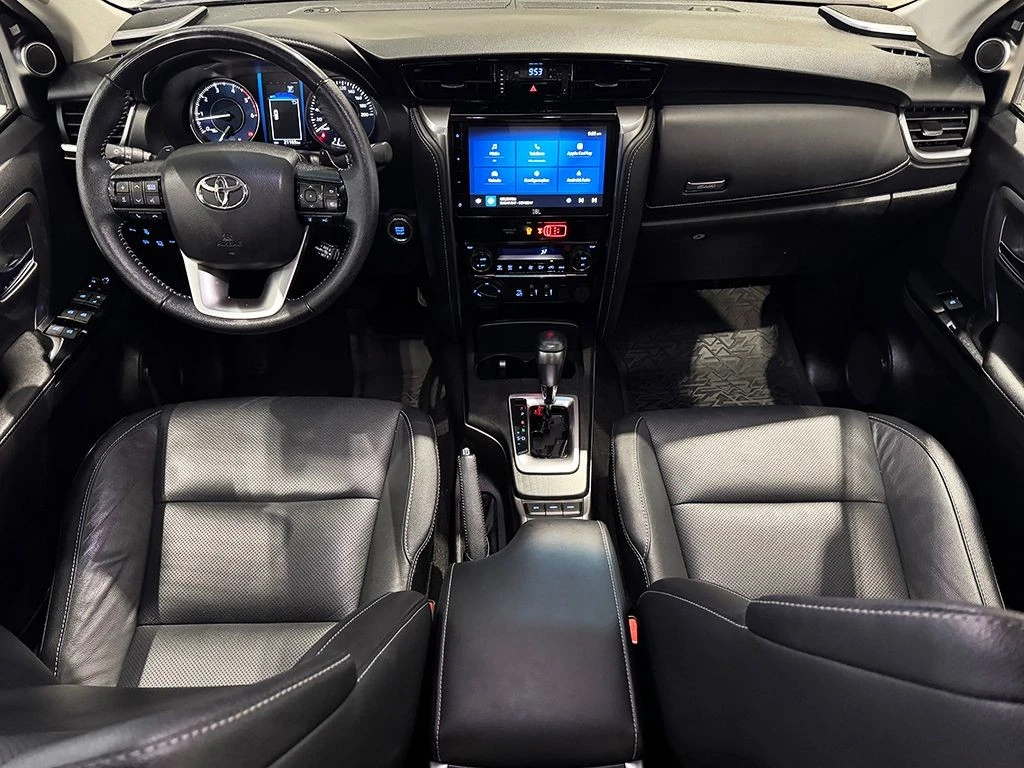 TOYOTA HILUX SW4