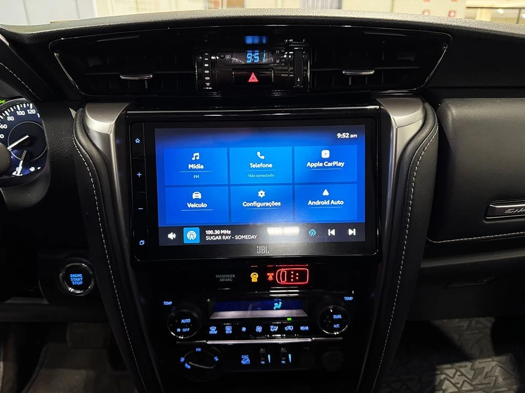 TOYOTA HILUX SW4