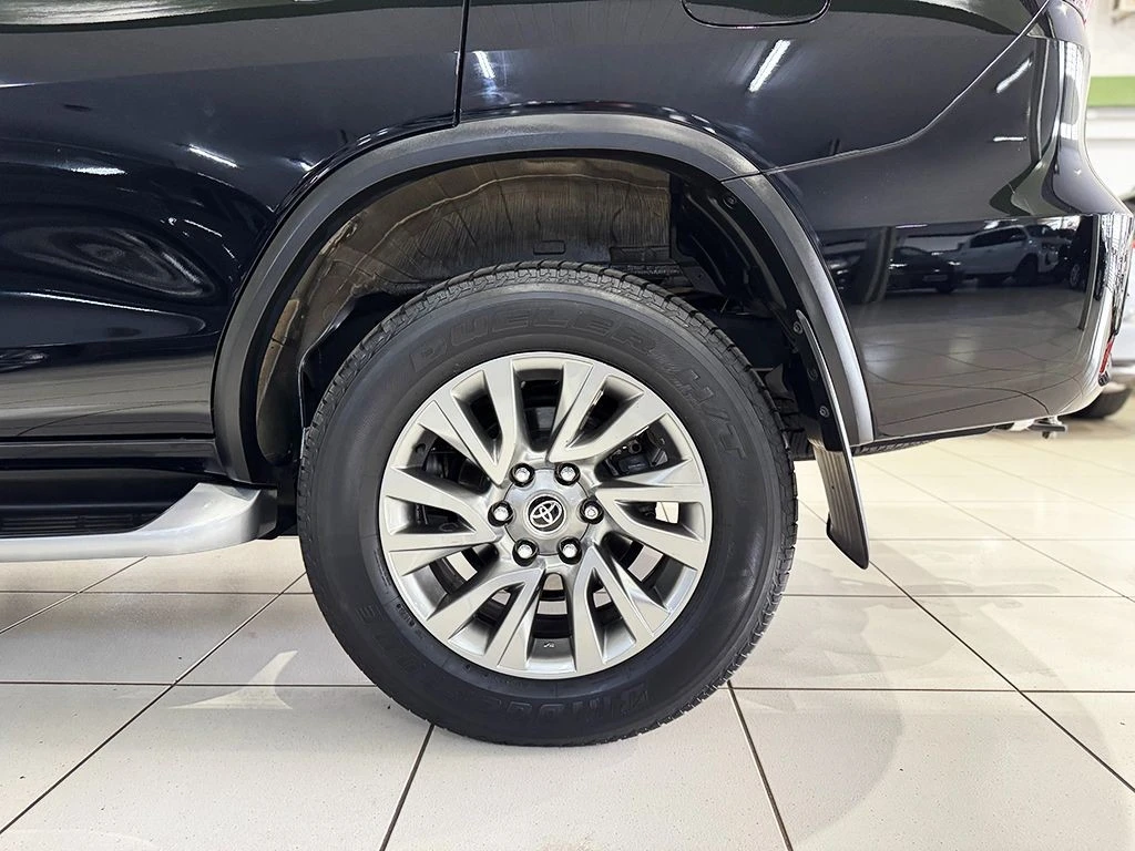 TOYOTA HILUX SW4