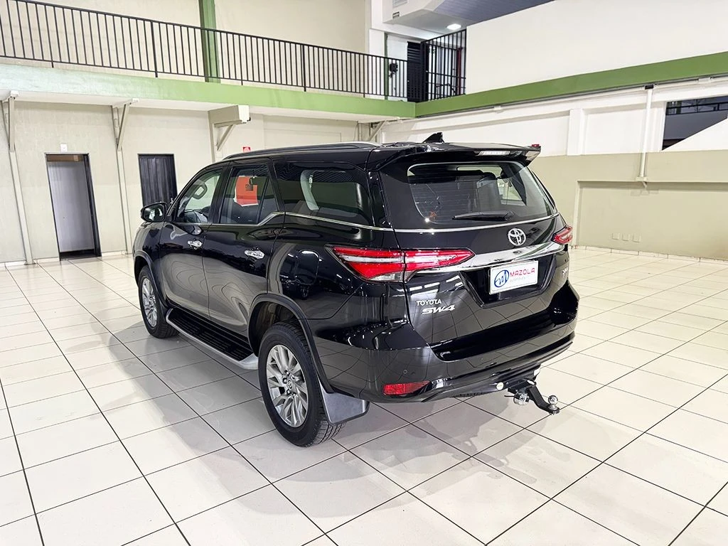 TOYOTA HILUX SW4