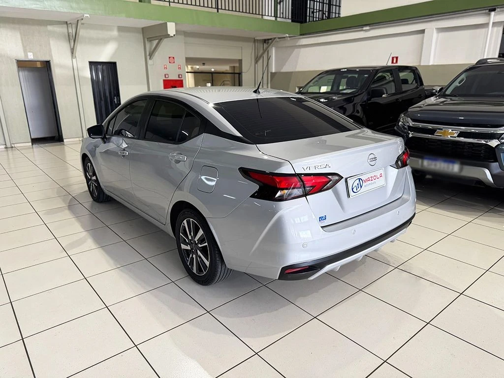 NISSAN VERSA