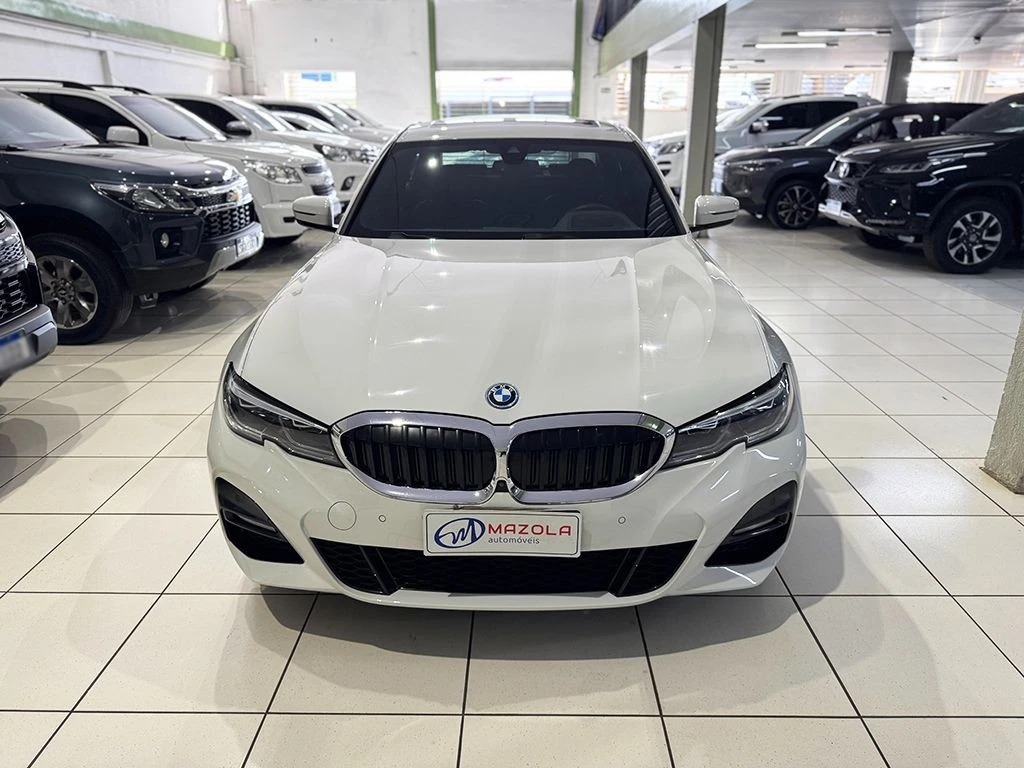 BMW 330e