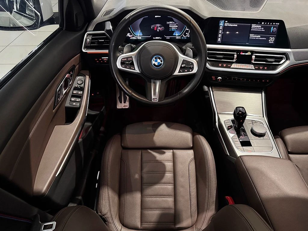 BMW 330e