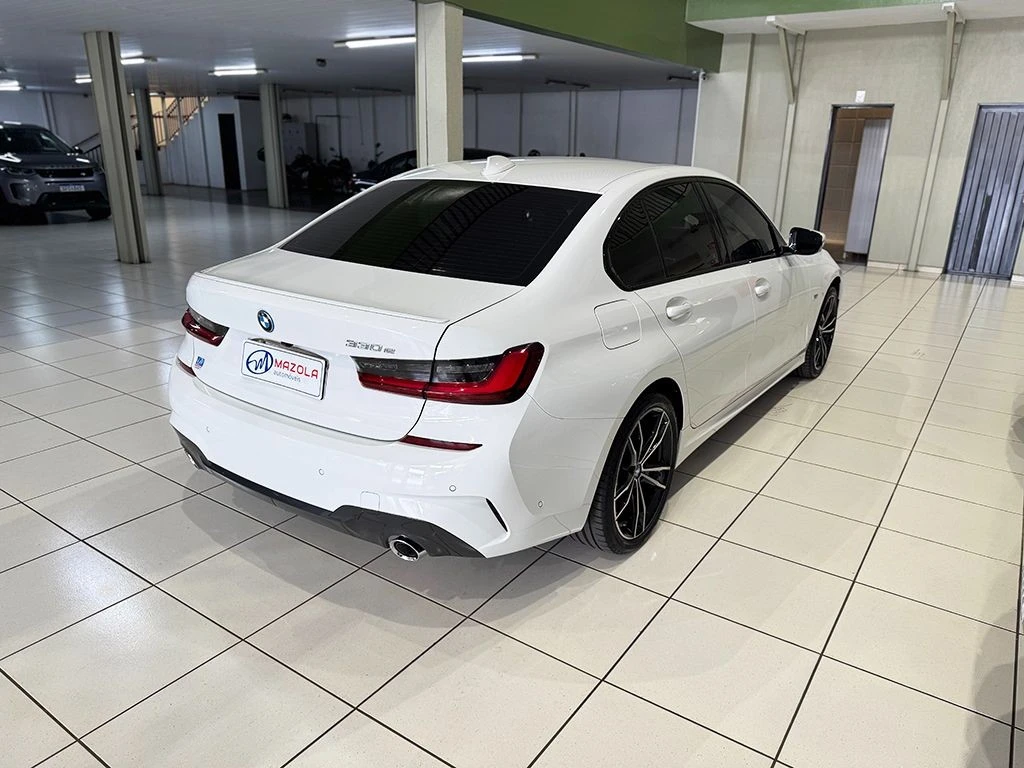 BMW 330e