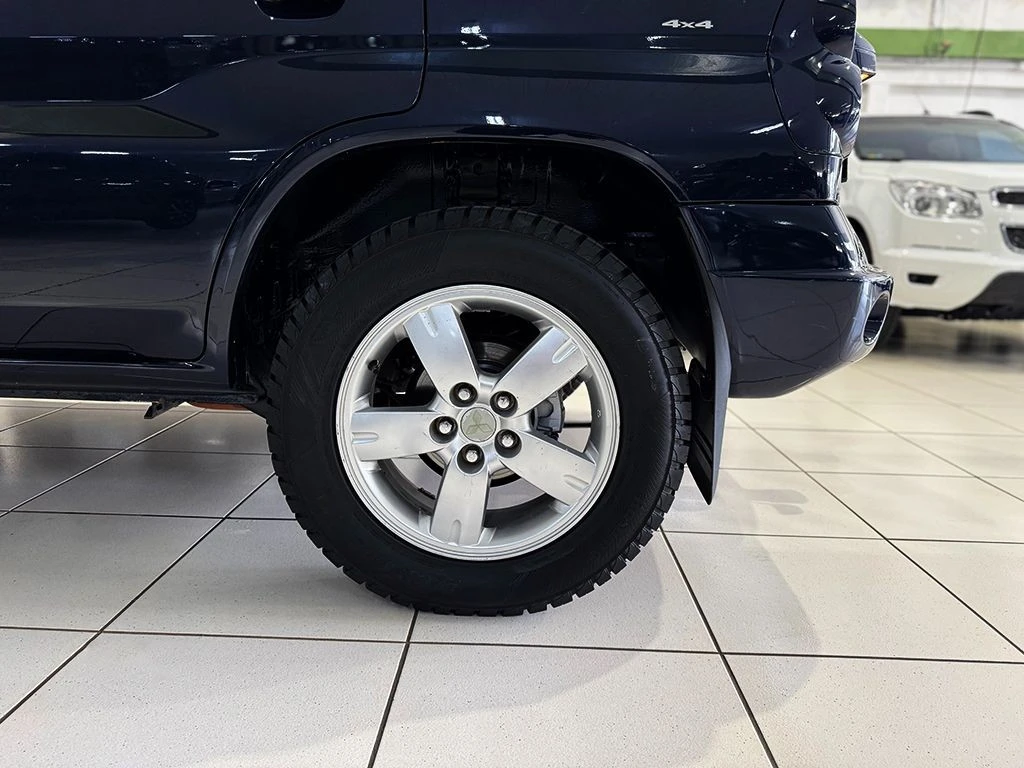 MITSUBISHI PAJERO TR4