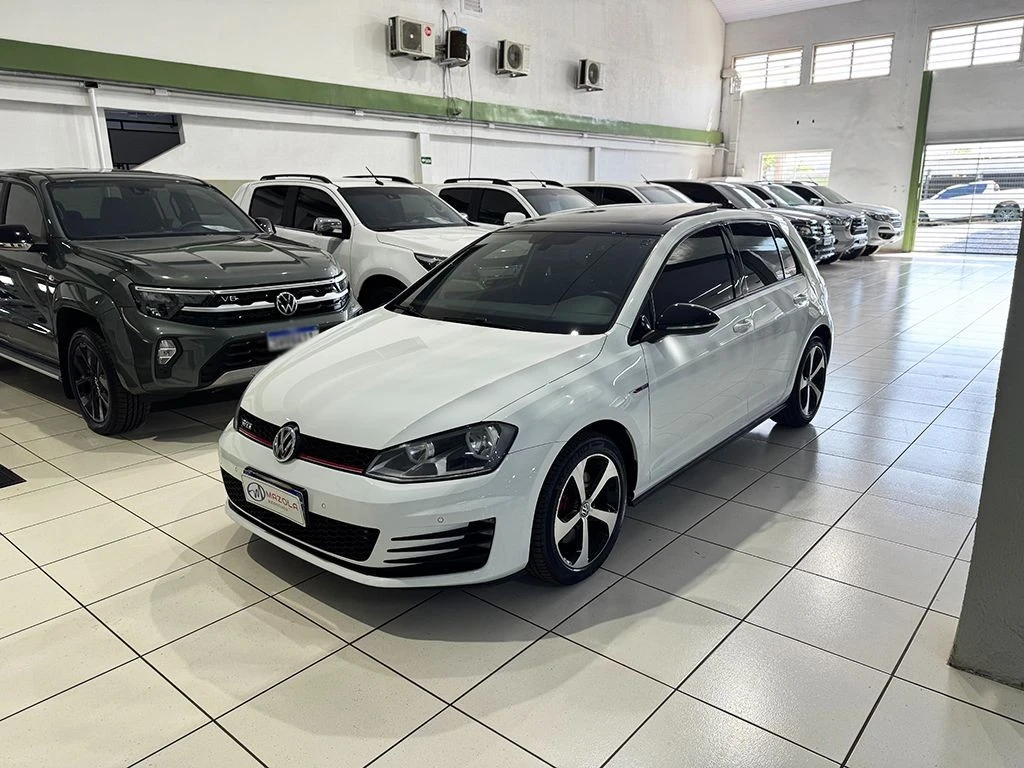 VOLKSWAGEN GOLF