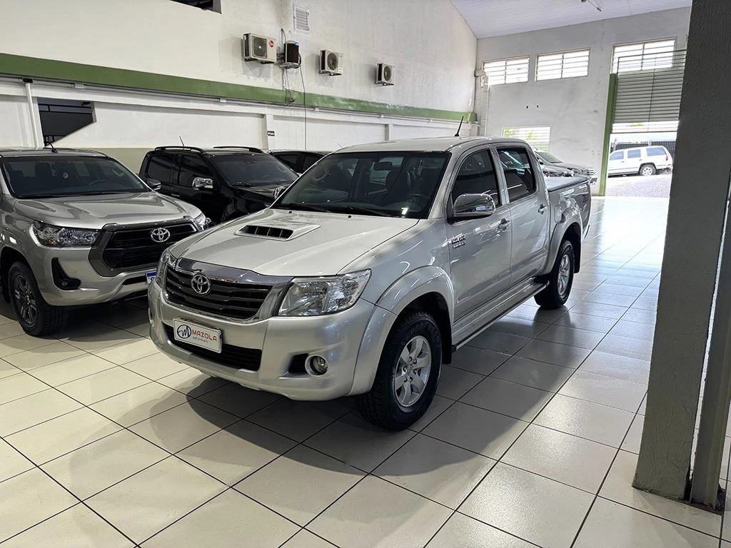 TOYOTA HILUX