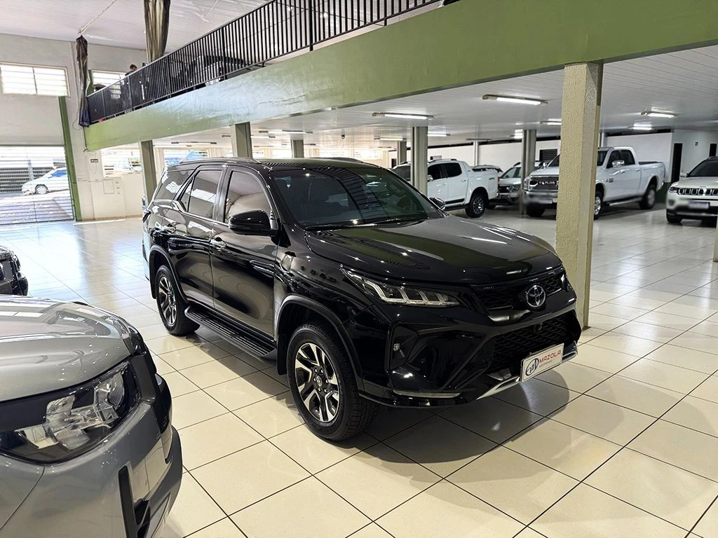 TOYOTA HILUX SW4
