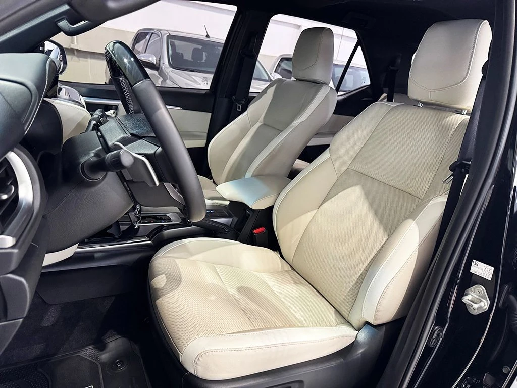 TOYOTA HILUX SW4