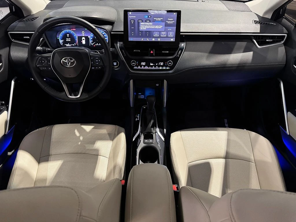 TOYOTA COROLLA CROSS