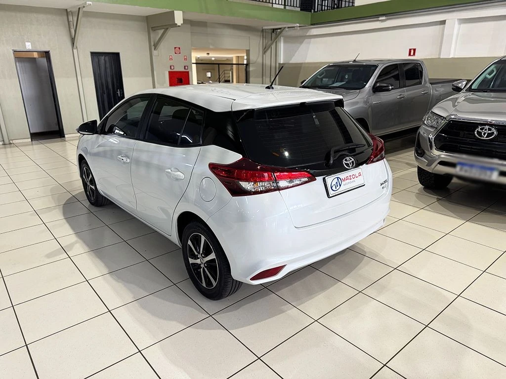TOYOTA YARIS