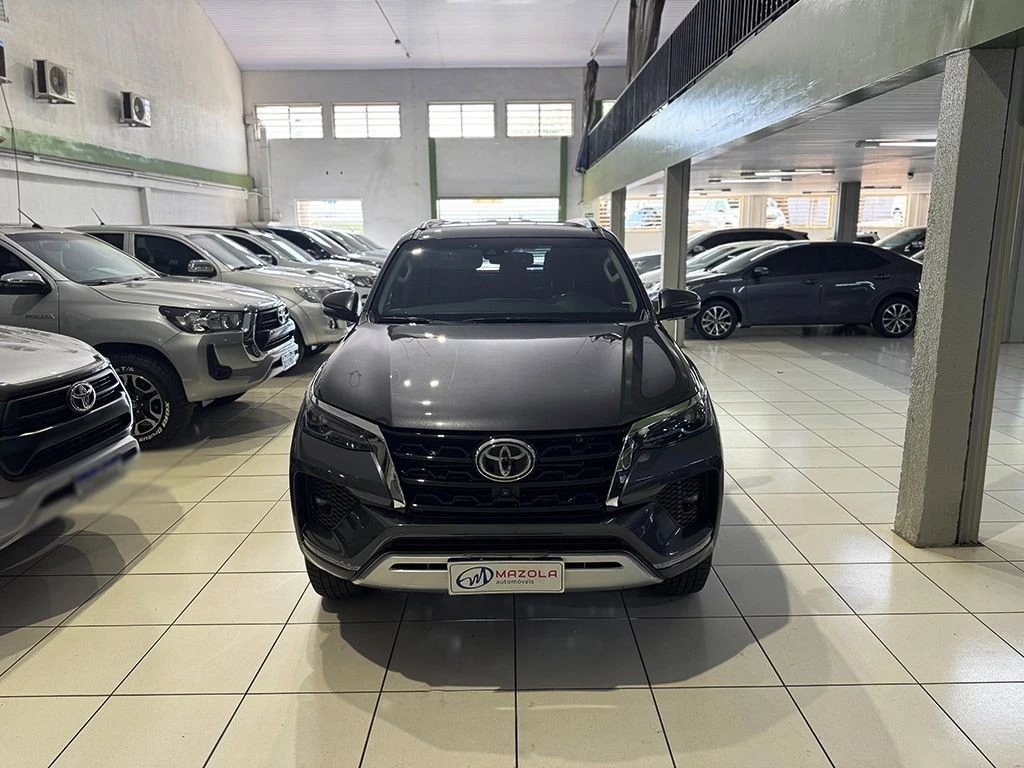 TOYOTA HILUX SW4