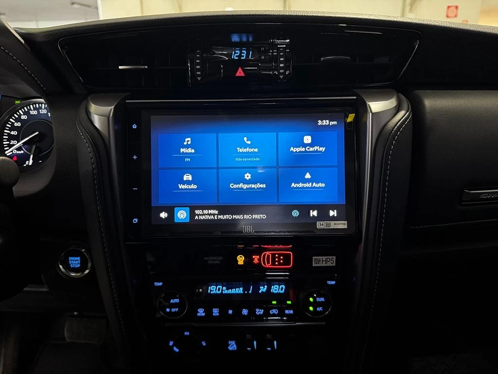 TOYOTA HILUX SW4