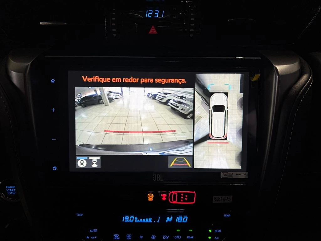 TOYOTA HILUX SW4