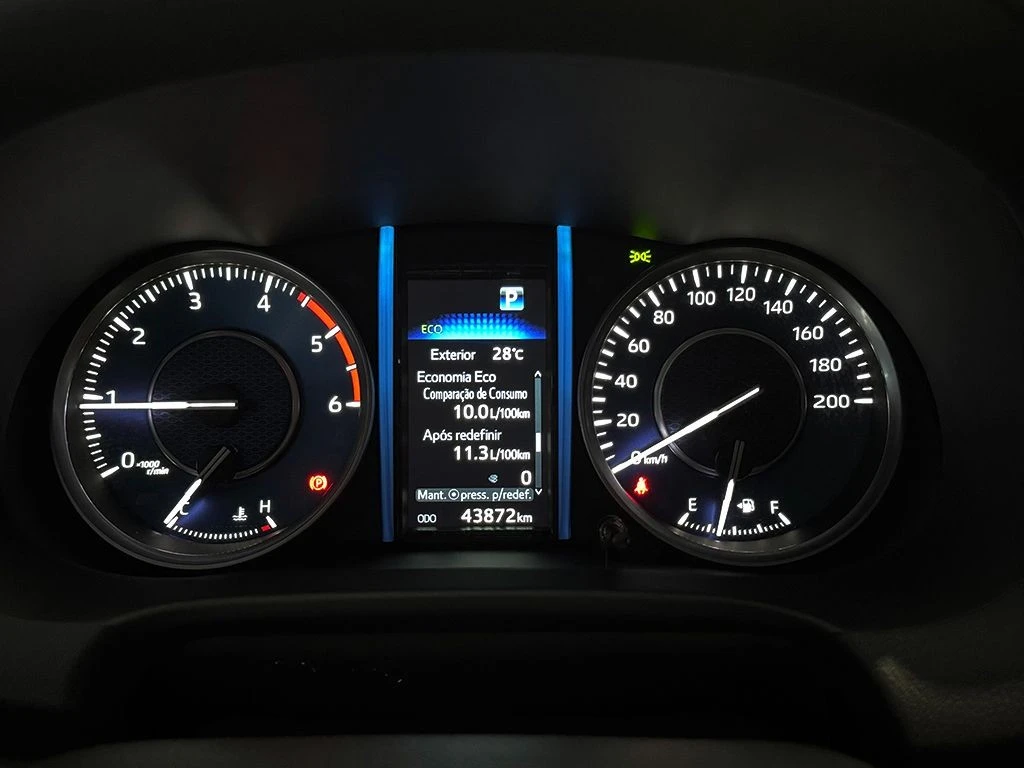 TOYOTA HILUX SW4