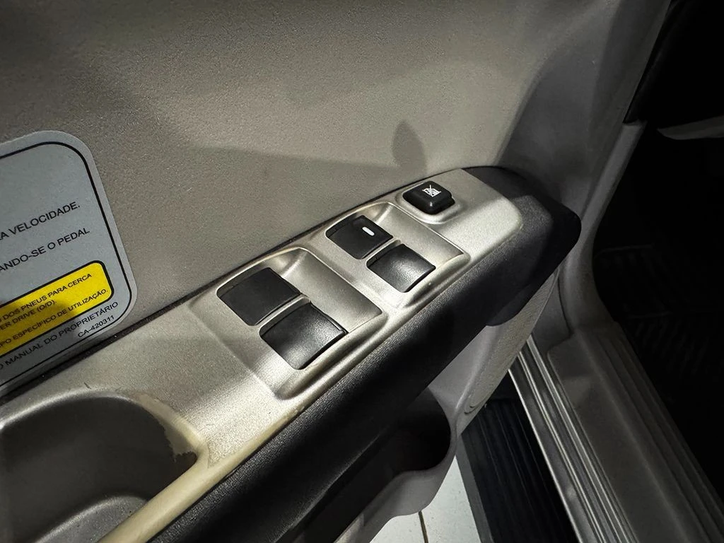 MITSUBISHI L200 TRITON