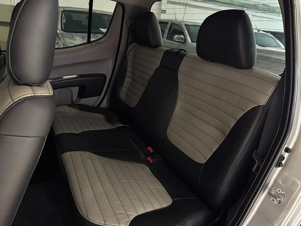 MITSUBISHI L200 TRITON