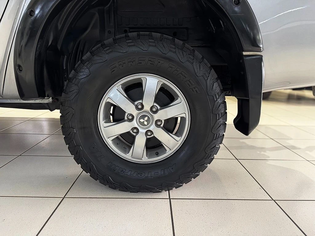 MITSUBISHI L200 TRITON