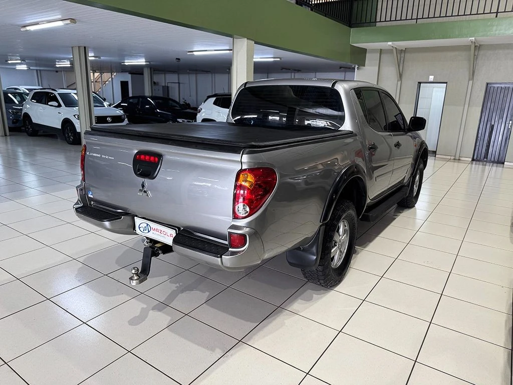 MITSUBISHI L200 TRITON