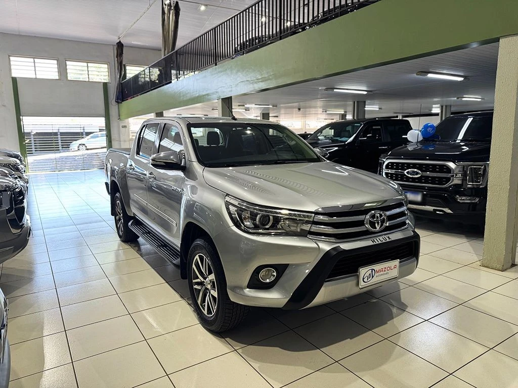 TOYOTA HILUX