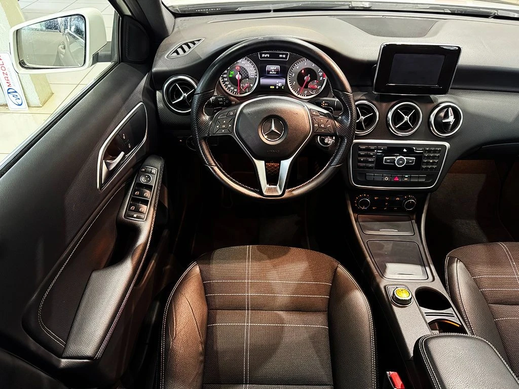 MERCEDES-BENZ A 200