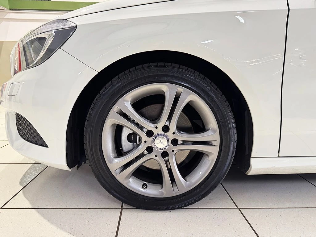 MERCEDES-BENZ A 200